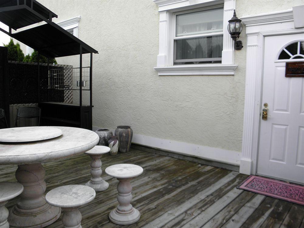 Dover Garden Suites Exterior photo