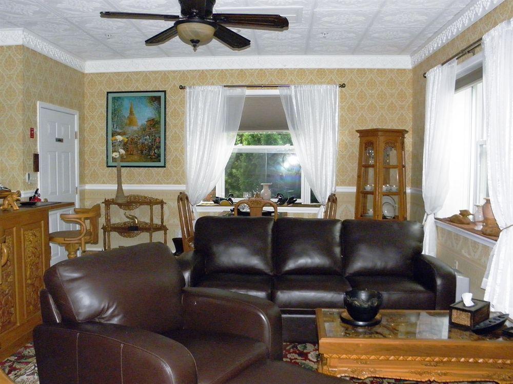 Dover Garden Suites Exterior photo